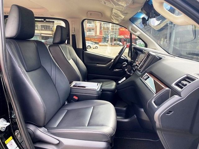 TOYOTA豐田 GRANVIA  第10張相片
