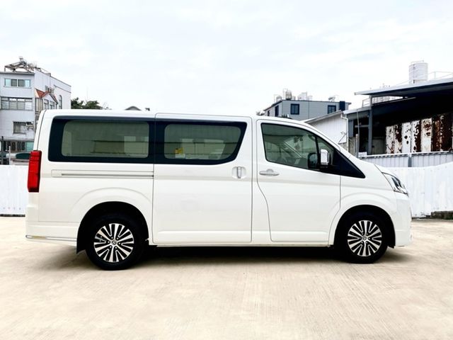 TOYOTA豐田 GRANVIA  第2張相片