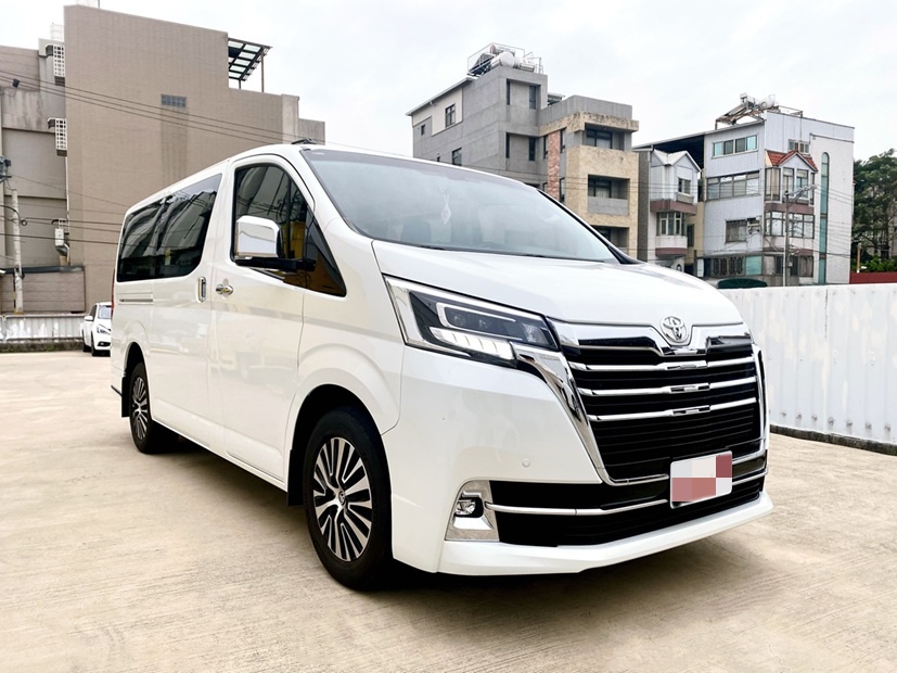 2022 豪華8人座 原廠保固中 商務自用載客首選 滿足多人乘載與寬敞行李空間！  第9張相片