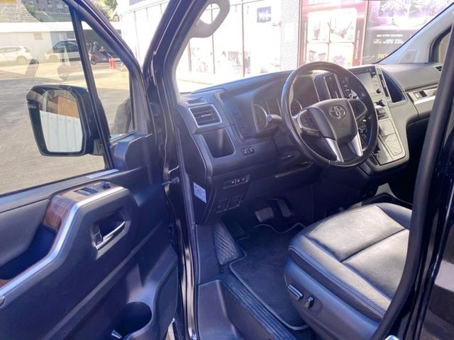 TOYOTA豐田 GRANVIA  第7張相片