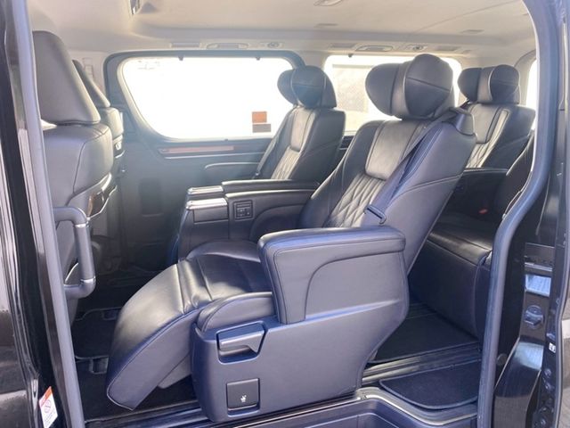 TOYOTA豐田 GRANVIA  第11張相片