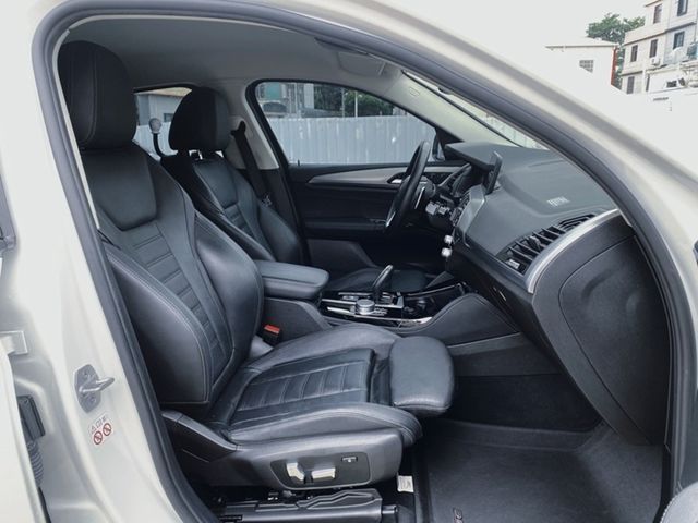 BMW寶馬 X4 XDRIVE20I  第13張相片