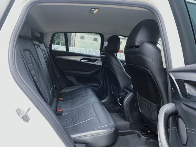 BMW寶馬 X4 XDRIVE20I  第15張相片