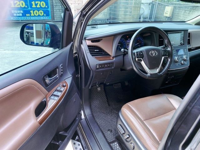 TOYOTA豐田 SIENNA  第9張相片