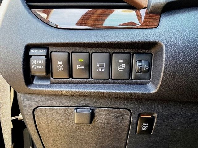 TOYOTA豐田 SIENNA  第10張相片