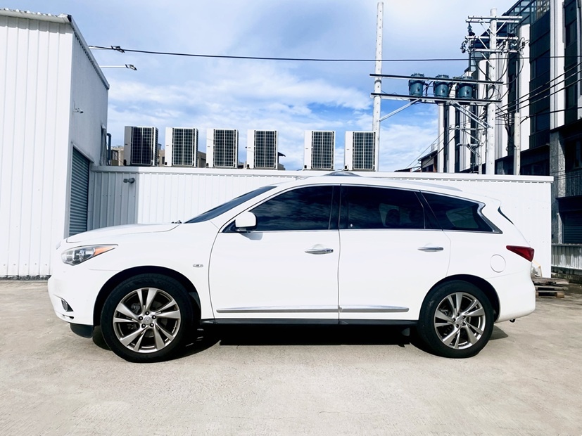 福利標釋出！2013 JX35 AWD 旗艦款 全程原廠保養 原鈑件無待修 車況保證！  第4張相片