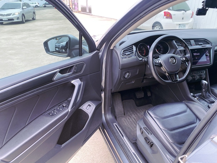 2019 TIGUAN Allspace 330 5+2 SUV ACC自動跟車 360環景 CarPlay 足踢感應電尾門  第7張相片