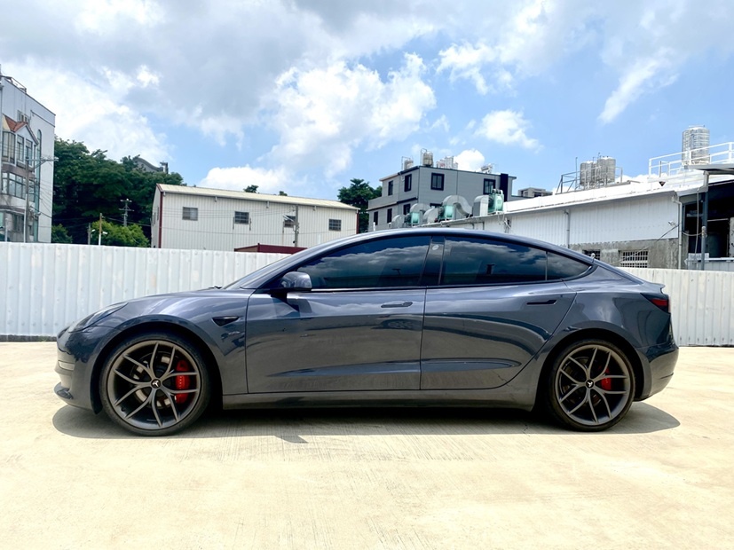 2022 Performance 新式AMD晶片 FSD全套自動駕駛 CCS2快充 原廠保固中！  第3張相片