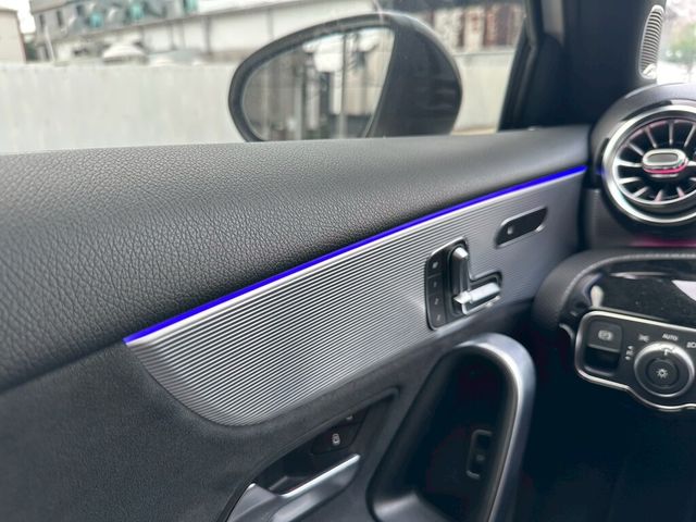 M-BENZ賓士 A220  第11張相片