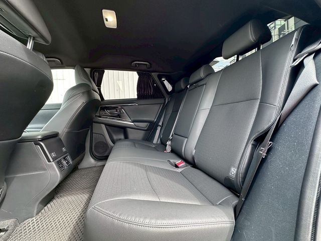 TOYOTA豐田 BZ4X  第7張相片