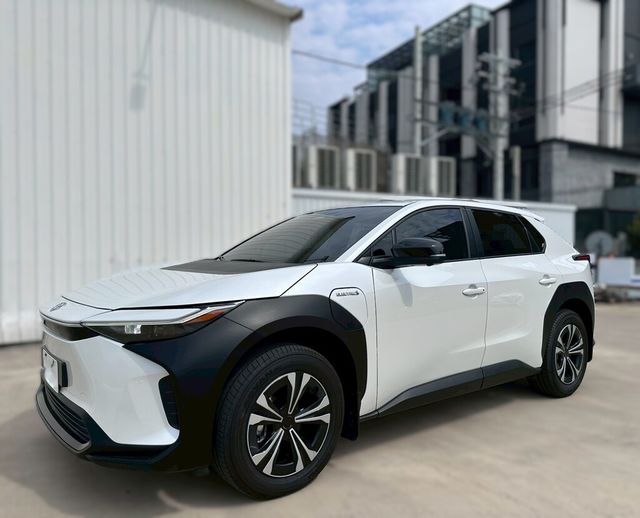 TOYOTA豐田 BZ4X  第1張相片