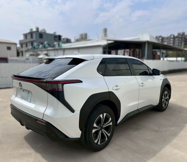 TOYOTA豐田 BZ4X  第2張相片