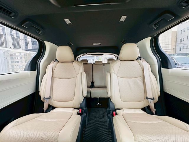 TOYOTA豐田 SIENNA  第8張相片