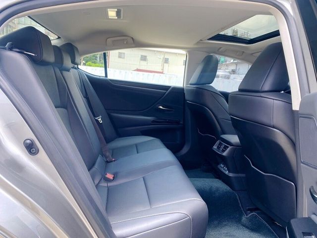 LEXUS凌志 ES200  第8張相片