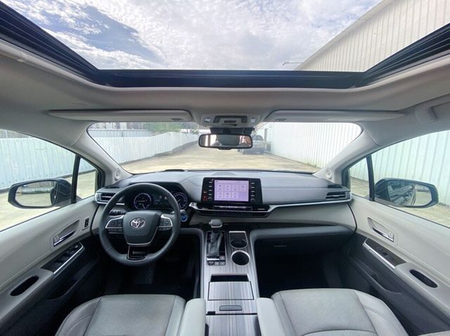 TOYOTA豐田 SIENNA  第5張相片