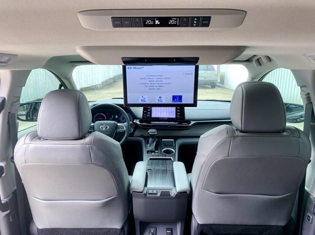 TOYOTA豐田 SIENNA  第10張相片