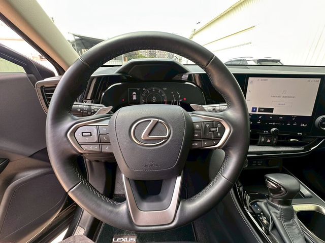 LEXUS凌志 NX200  第9張相片