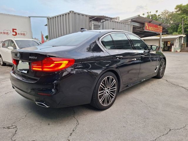 2017年 BMW SEDAN G30 520D  Luxury 渦輪增壓 豪華舒適進口房車(實際配備以現場實車為準)  第4張相片