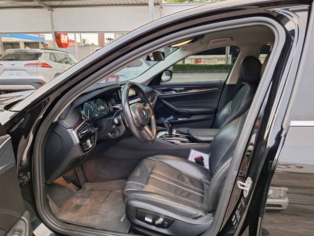 2017年 BMW SEDAN G30 520D  Luxury 渦輪增壓 豪華舒適進口房車(實際配備以現場實車為準)  第7張相片