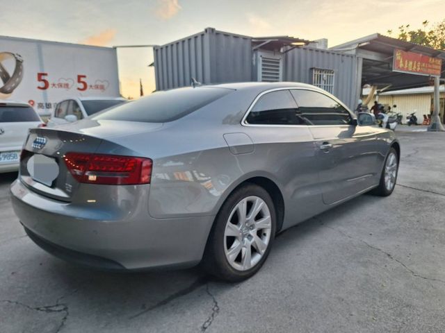 2010年 A5  Coupe 2.0TFSI quattro 渦輪增壓 四輪驅動 雙門轎跑 (實際配備以現場實車為準)  第4張相片