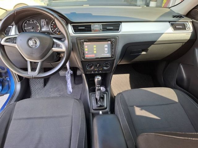 2015年 SKODA Rapid 1.4tsi  掀背車 (實際配備以現場實車為準)  第8張相片