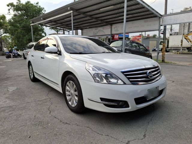 2010年 TEANA 2.0 豪華版 舒適房車(實際配備以現場實車為準)  第2張相片
