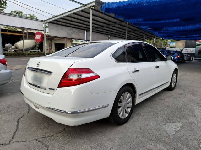 2010年 TEANA 2.0 豪華版 舒適房車(實際配備以現場實車為準)  第5張相片