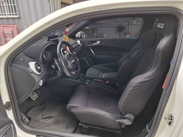 2011年 Audi A1 1.4 TFSI Sport  帥氣 3門掀背車 (實際配備以現場實車為準)  第8張相片