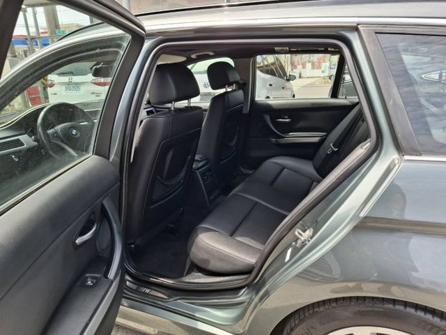 2010年 BMW 320D Touring  柴油旅行車 (實際配備以現場實車為準)  第8張相片