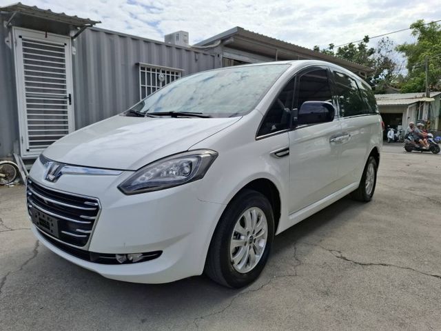 2015年 M7 ECO 小改款8人座  精緻型 廂式休旅車 (實際配備以現場實車為準)  第3張相片