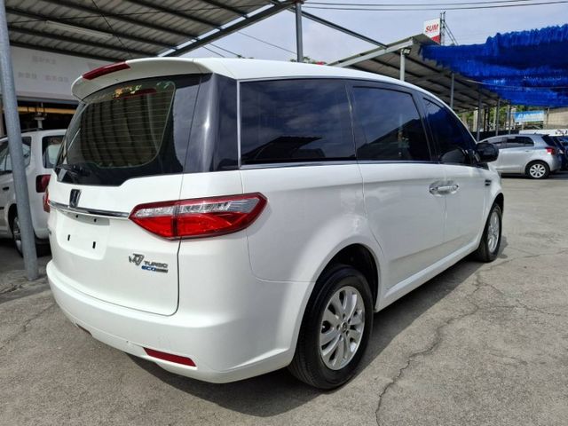 2015年 M7 ECO 小改款8人座  精緻型 廂式休旅車 (實際配備以現場實車為準)  第4張相片