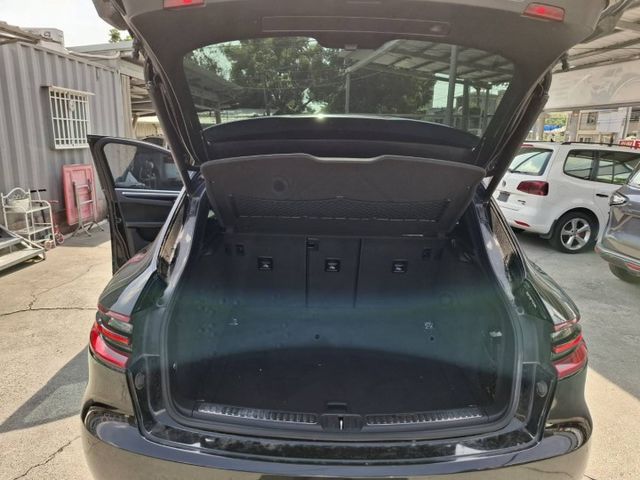 2015年 Porsche Macan S 四輪驅動 運動休旅車 認證車(實際配備以現場實車為準)  第6張相片