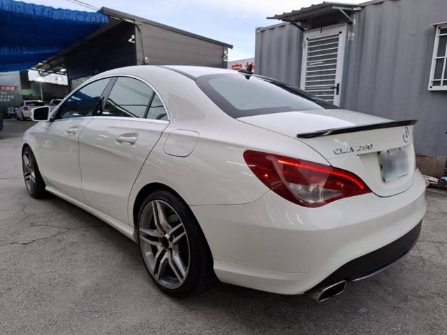 2013年 BENZ CLA250  渦輪增壓  新世代轎跑 (實際配備以現場實車為準)  第4張相片