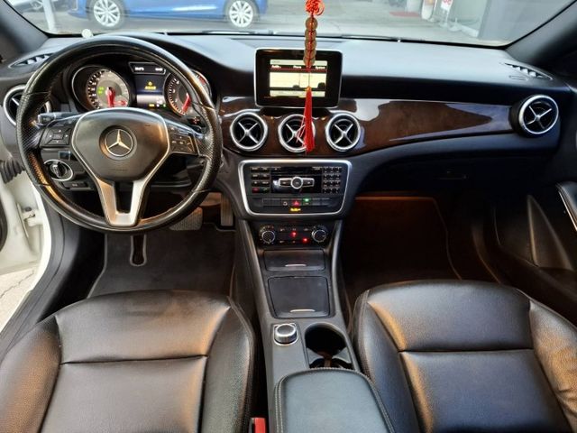 2013年 BENZ CLA250  渦輪增壓  新世代轎跑 (實際配備以現場實車為準)  第6張相片