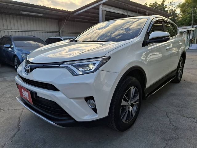 2017年 RAV4 2.0 豪華版 運動休旅車(實際配備以現場實車為準)  第4張相片