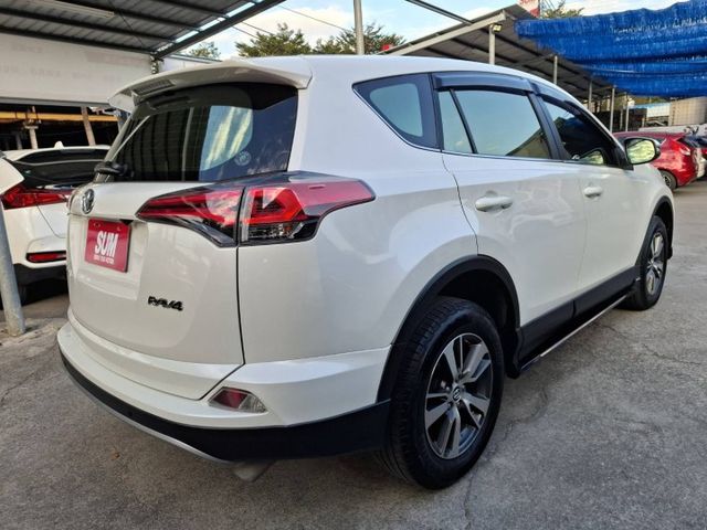 2017年 RAV4 2.0 豪華版 運動休旅車(實際配備以現場實車為準)  第5張相片