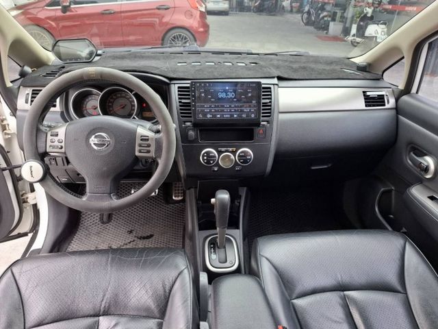 2010年 TIIDA 1.8 五門掀背代步車(實際配備以現場實車為準)  第8張相片