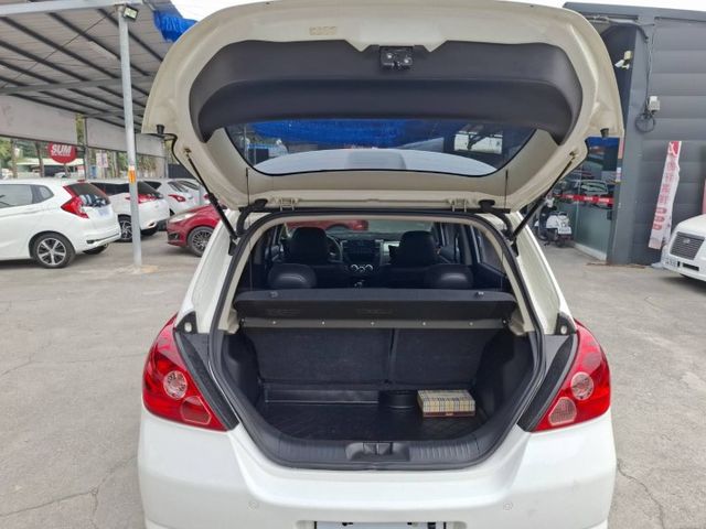 2010年 TIIDA 1.8 五門掀背代步車(實際配備以現場實車為準)  第10張相片