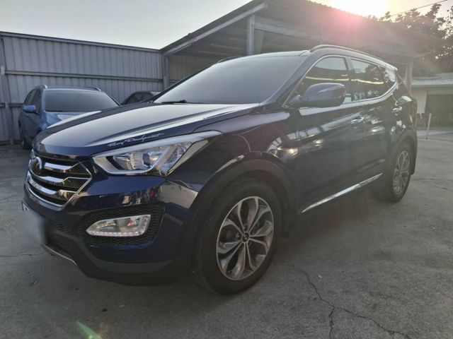 2014年 Santa Fe 2.2 4WD 運動休旅車(實際配備以現場實車為準)  第3張相片