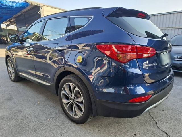 2014年 Santa Fe 2.2 4WD 運動休旅車(實際配備以現場實車為準)  第5張相片