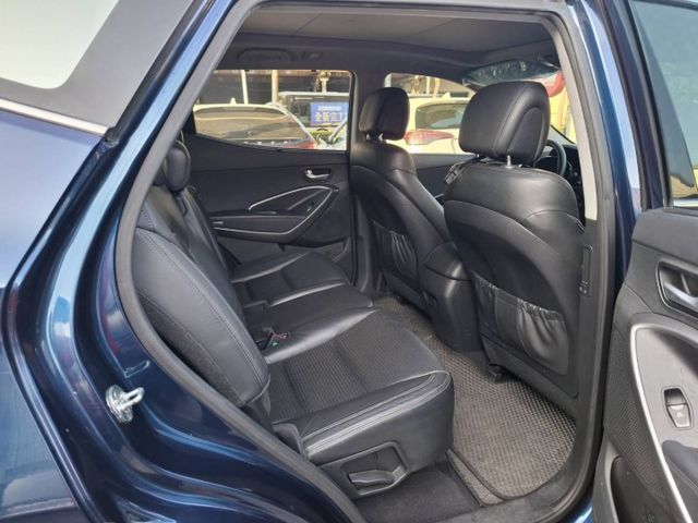 2014年 Santa Fe 2.2 4WD 運動休旅車(實際配備以現場實車為準)  第10張相片