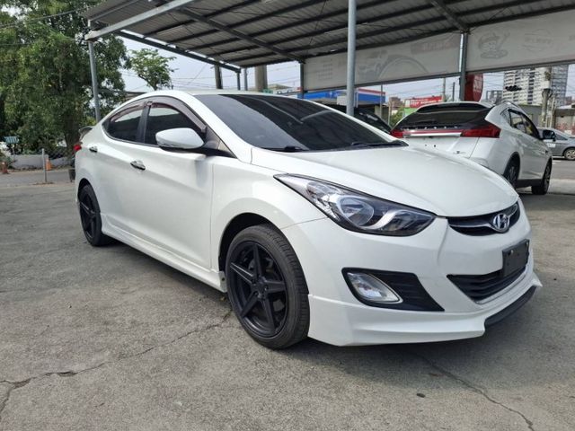 2013年 Elantra 1.8 豪華版 (實際配備以現場實車為準)  第2張相片
