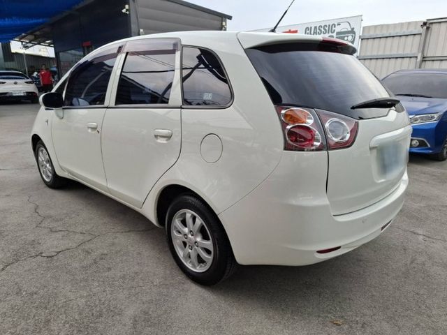 2010年 Colt Plus 1.6  雅緻型 加裝安卓機(實際配備以現場實車為準)  第5張相片
