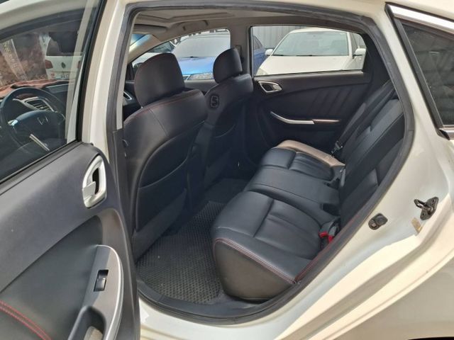 2014年 S5 1.8 精緻型(實際配備以現場實車為準)  第8張相片