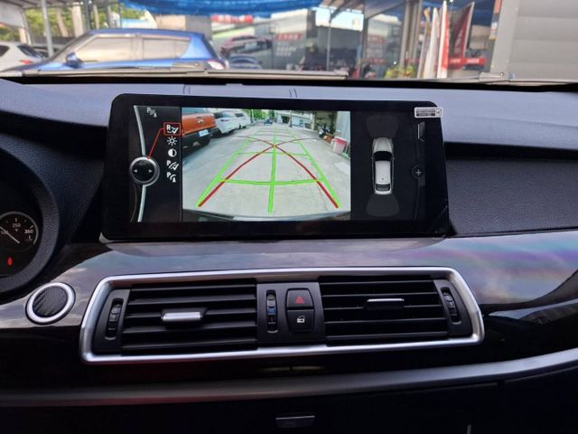 2010年 bmw 535 GT 3.0 旅行車  認證車 原鈑件 (實際配備以現場實車為準)  第8張相片