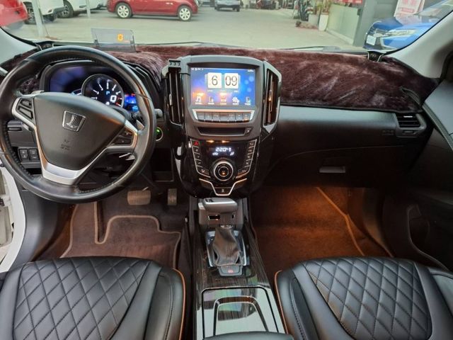 2015年 U6 Turbo ECO Hyper 1.8 旅行式 娛樂顯示 (實際配備以現場實車為準)  第9張相片