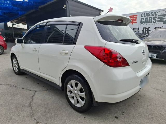 2010年 TIIDA 1.8 五門掀背代步車(實際配備以現場實車為準)  第5張相片
