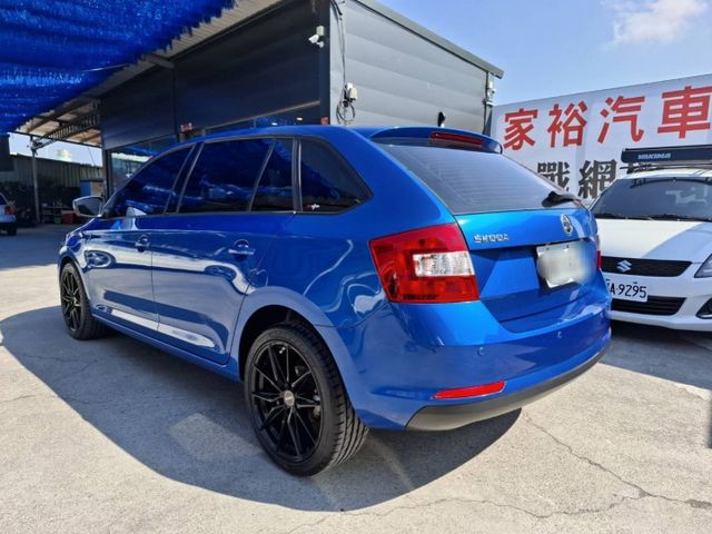 2015年 SKODA Rapid 1.4tsi  掀背車 (實際配備以現場實車為準)  第5張相片
