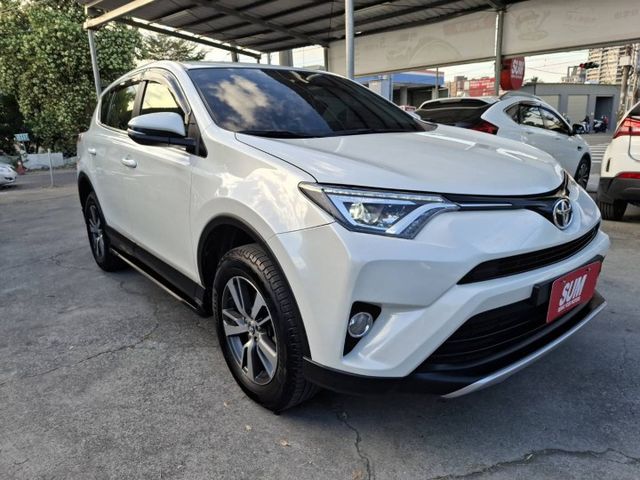 2017年 RAV4 2.0 豪華版 運動休旅車(實際配備以現場實車為準)  第2張相片