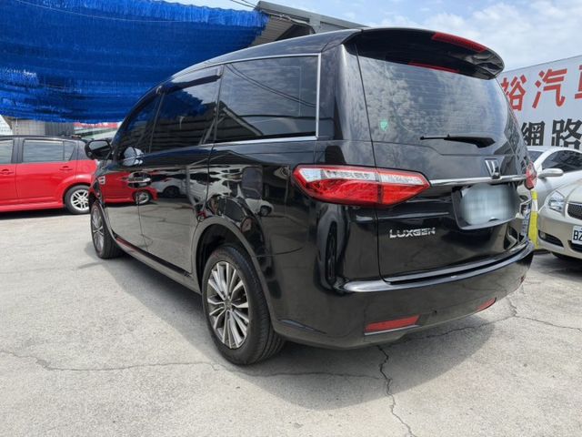 2020年 M7 Turbo ECO Hyoper 智能影音8人座 (實際配備以現場實車為準)  第5張相片